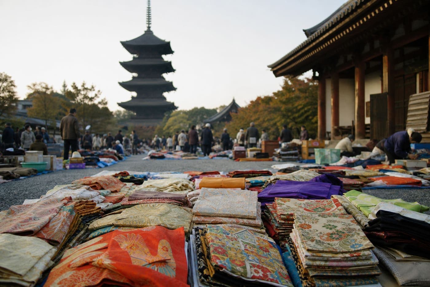 Toji Temple flea market with vintage textiles